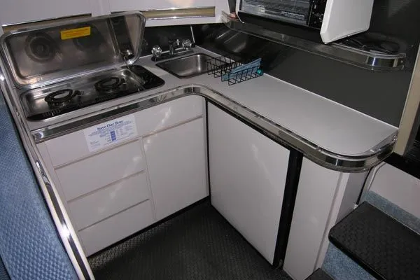 Slide: The Image of Wellcraft 3200 ST. TROPEZ 1989 - 2