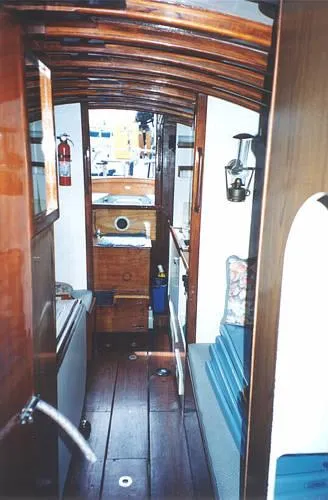 Slide: The Image of Golden Hind 31.5 1976 - 3