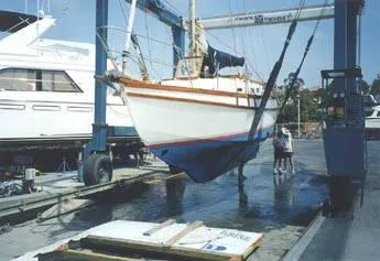 Slide: The Image of Golden Hind 31.5 1976 - 5