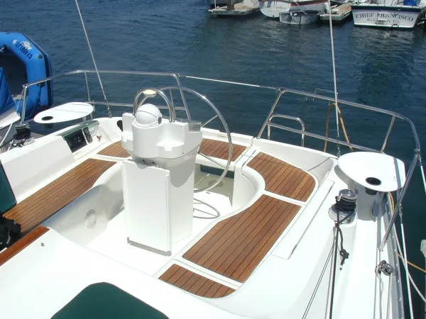 Slide: The Image of Beneteau 331 2000 - 2