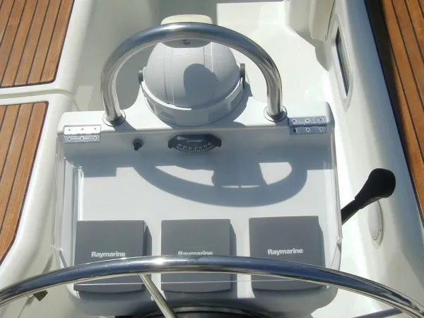 Slide: The Image of Beneteau 331 2000 - 3
