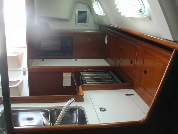 Slide: The Image of Beneteau 331 2000 - 4