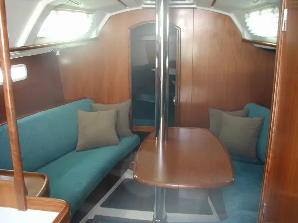 Slide: The Image of Beneteau 331 2000 - 5
