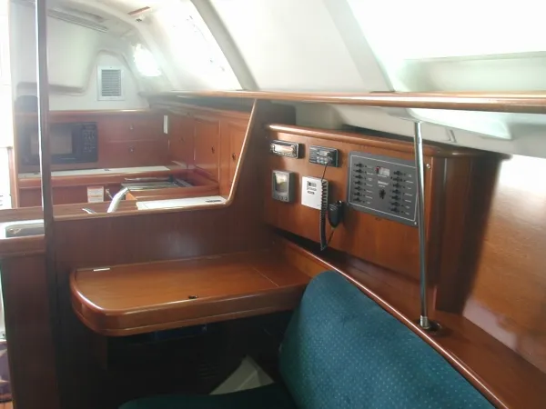 Slide: The Image of Beneteau 331 2000 - 6