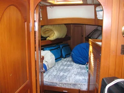 Slide: The Image of Spindrift / Hillier Yachts Center Cockpit 1984 - 11