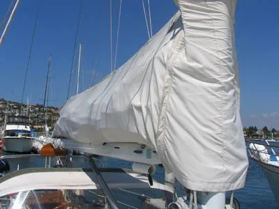 Slide: The Image of Spindrift / Hillier Yachts Center Cockpit 1984 - 4