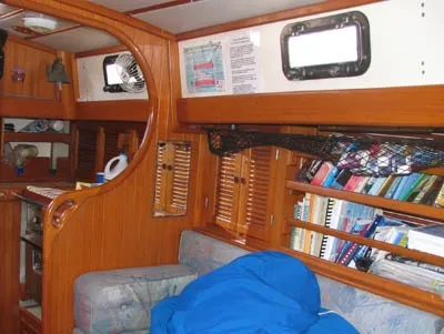 Slide: The Image of Spindrift / Hillier Yachts Center Cockpit 1984 - 5