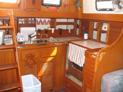Slide: The Image of Spindrift / Hillier Yachts Center Cockpit 1984 - 8