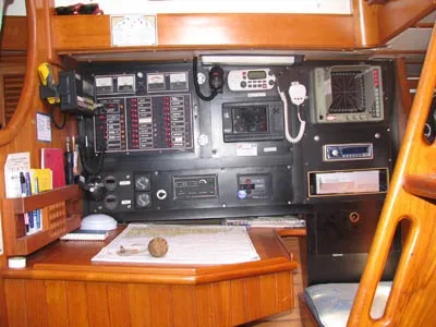 Slide: The Image of Spindrift / Hillier Yachts Center Cockpit 1984 - 9