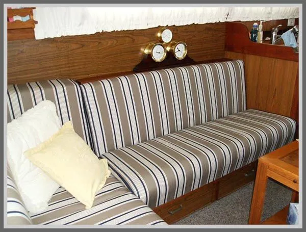 Slide: The Image of Chris-Craft 33 Sedan 1977 - 1