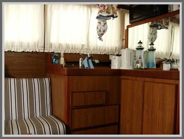 Slide: The Image of Chris-Craft 33 Sedan 1977 - 4