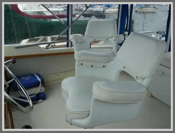 Slide: The Image of Chris-Craft 33 Sedan 1977 - 9