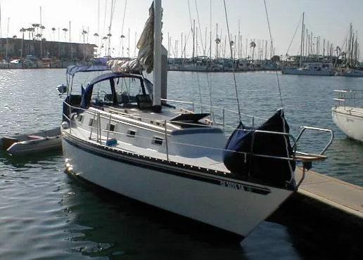 Slide: The Image of Hunter Cherubini Sloop 1982 - 0