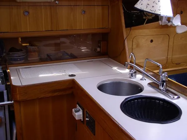 Slide: The Image of Beneteau Oceanis 350 1991 - 11