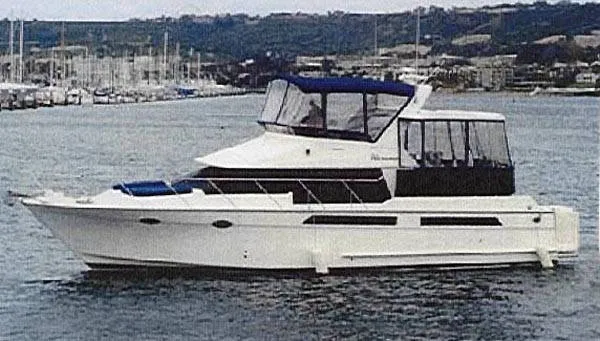 Slide: The Image of Ocean Alexander Cockpit Motoryacht 1988 - 0