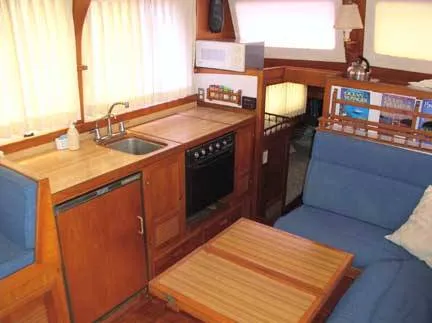 Slide: The Image of Chien Hwa CHB 35 Double Cabin 1983 - 6