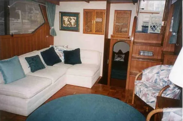 Slide: The Image of CHB Ponderosa Sundeck MY 1987 - 8