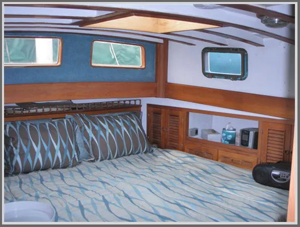 Slide: The Image of Hudson Sea Wolf 44 CC Ketch 1984 - 7