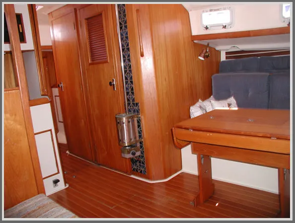 Slide: The Image of Nonsuch 30 Ultra 1984 - 6
