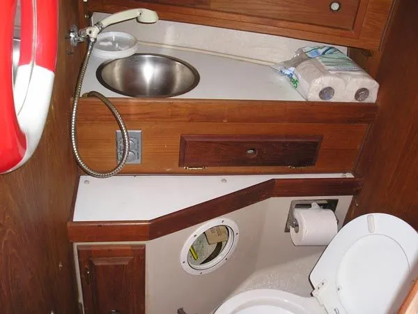 Slide: The Image of CAPITAL YACHTS Newport 28 II 1983 - 11