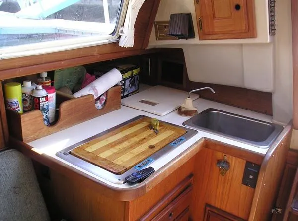 Slide: The Image of CAPITAL YACHTS Newport 28 II 1983 - 9