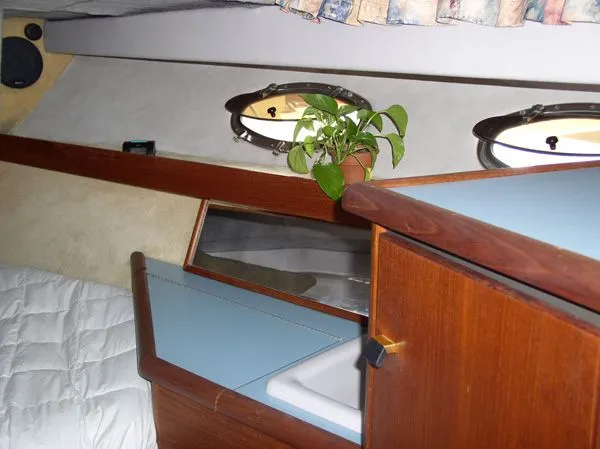 Slide: The Image of Bayliner Trophy 3460 1988 - 10