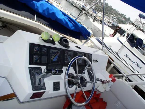 Slide: The Image of Bayliner Trophy 3460 1988 - 5