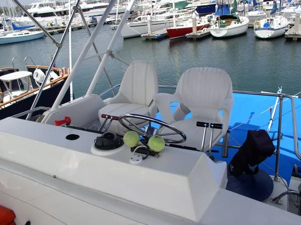 Slide: The Image of Bayliner Trophy 3460 1988 - 6