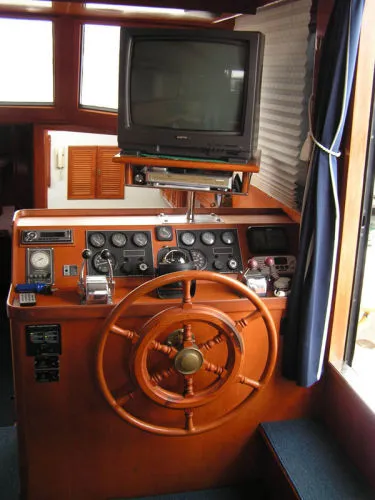 Slide: The Image of Tiger Marine 41 Sundeck Motoryacht 1989 - 4