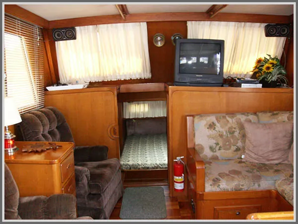 Slide: The Image of Bestway 39 Trawler 1982 - 1
