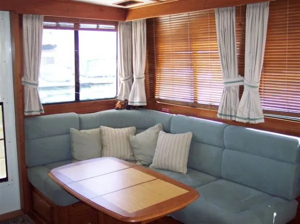 Slide: The Image of Sabreline Flybridge Sedan Cruiser 2003 - 10