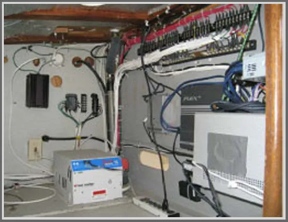 Slide: The Image of Cross 38 Aft-Cabin Cruising Trimaran 1976 - 10