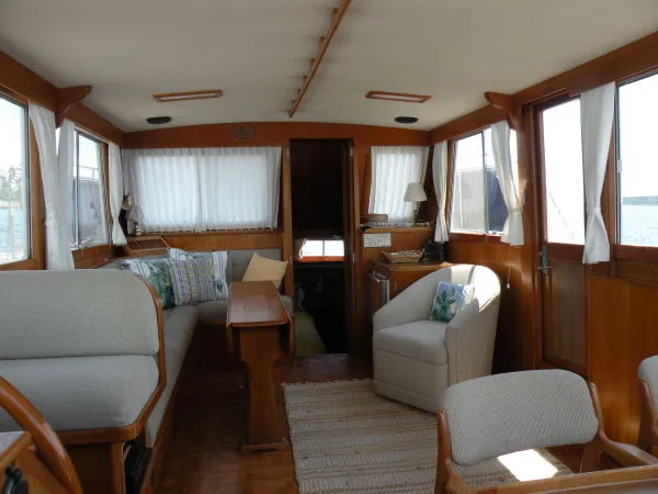 Slide: The Image of Grand Banks Heritage Motor Yacht 1989 - 6