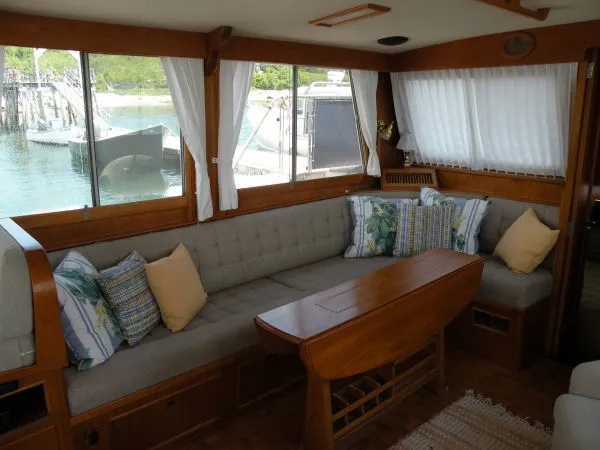 Slide: The Image of Grand Banks Heritage Motor Yacht 1989 - 8
