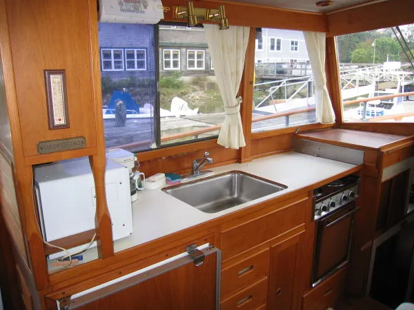 Slide: The Image of Grand Banks 42 Heritage Classic 1980 - 6