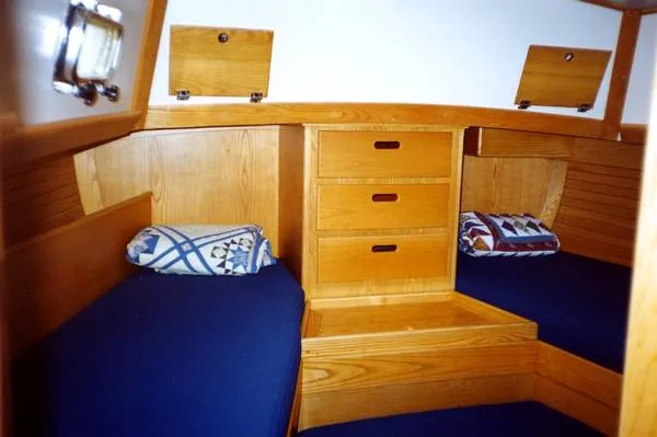 Slide: The Image of Ocean Cruising Ocean Cruising 42CC 1983 - 5