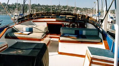 Slide: The Image of Sea Chief Defever Conquest 1979 - 3