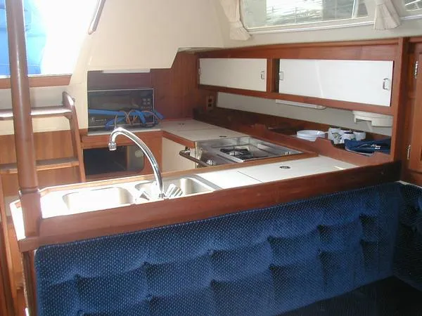 Slide: The Image of Catalina Sloop 1987 - 7