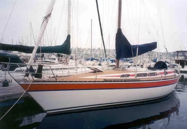 Slide: The Image of Custom New Zealand Ron Holland Design 1983 - 0