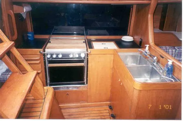 Slide: The Image of Custom New Zealand Ron Holland Design 1983 - 4