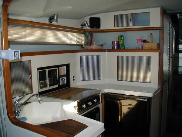 Slide: The Image of Sea Ray 340 Express Cruiser 1988 - 6