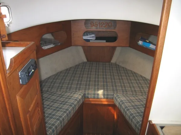 Slide: The Image of Cape Dory Flybridge Sedan 1986 - 1
