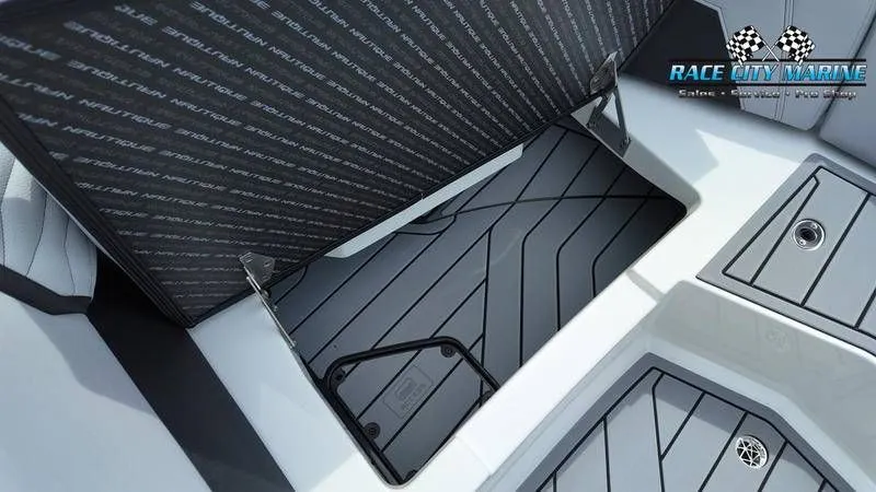 Slide: The Image of Nautique Super Air Nautique G21 2025 - 10