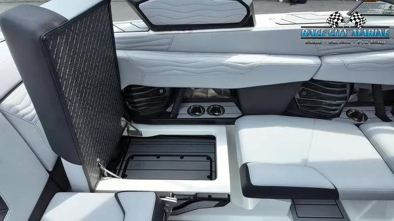 Slide: The Image of Nautique Super Air Nautique G21 2025 - 21