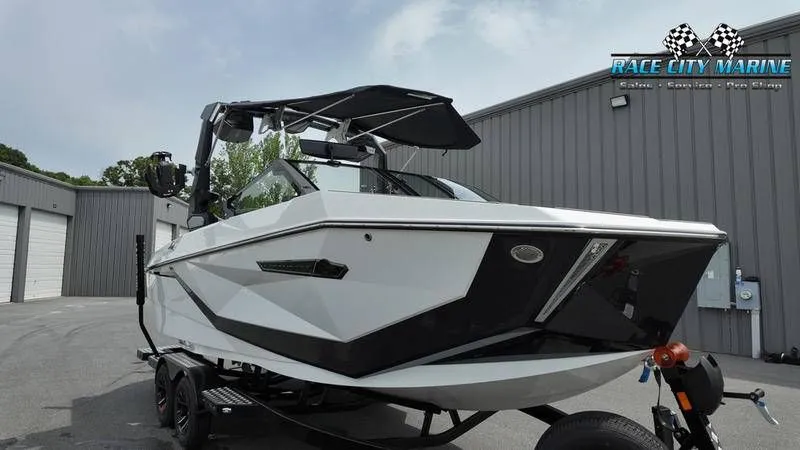 Slide: The Image of Nautique Super Air Nautique G21 2025 - 5