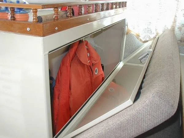 Slide: The Image of Lifetimer Cabin Cruiser 2001 - 8