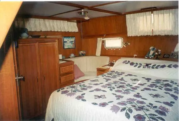 Slide: The Image of Jefferson Sundeck Motoryacht 1988 - 4