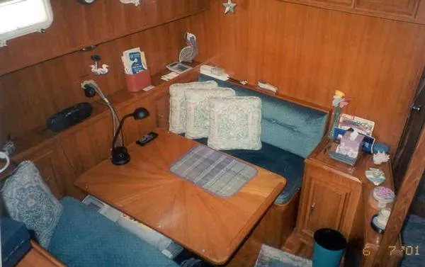 Slide: The Image of Jefferson Sundeck Motoryacht 1988 - 7