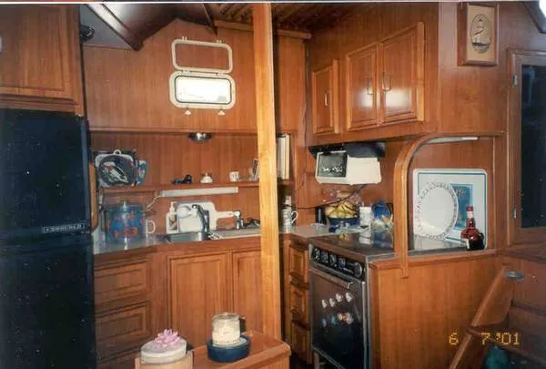 Slide: The Image of Jefferson Sundeck Motoryacht 1988 - 8