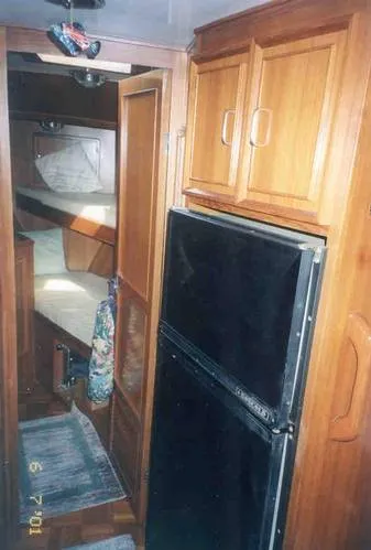 Slide: The Image of Jefferson Sundeck Motoryacht 1988 - 9